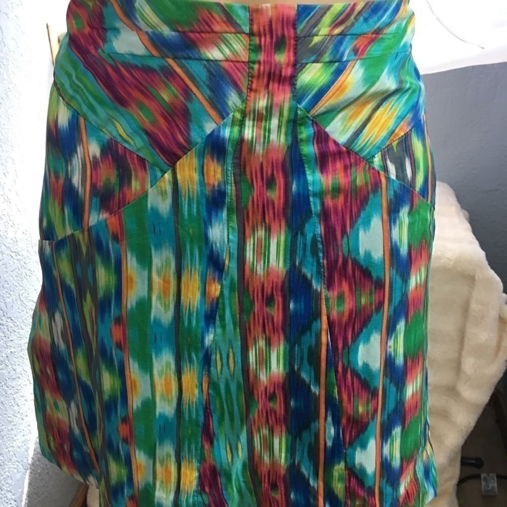 100% Silk Edme & Esyllte Rare  and Colorful Print on Pleated skirt Size 4